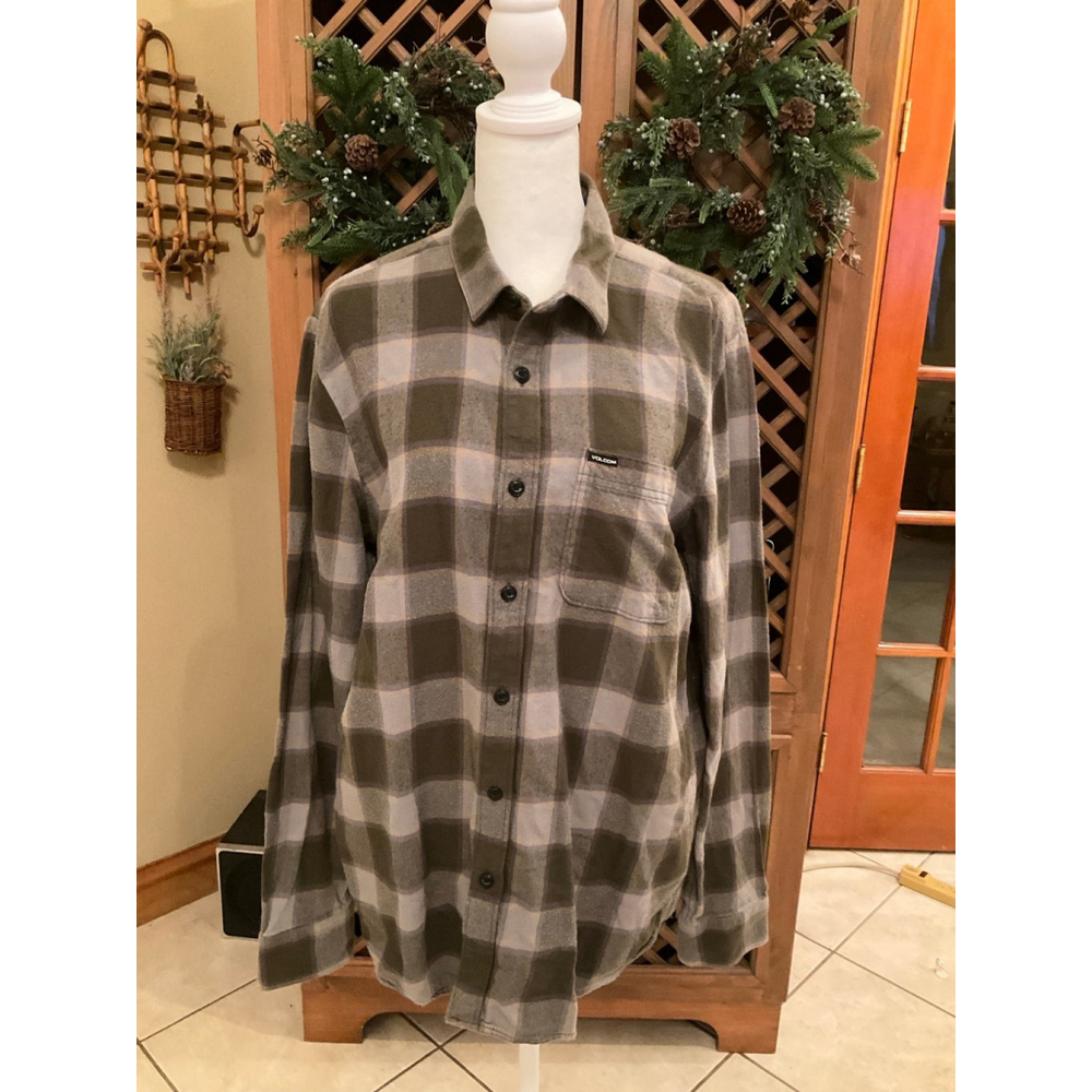 Volcom Flannel Mens Large Plaid Button Down Surf Skate Outdoor Workwear